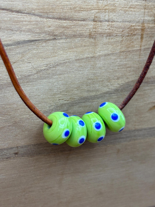 historische replica. Viking glazen kraal