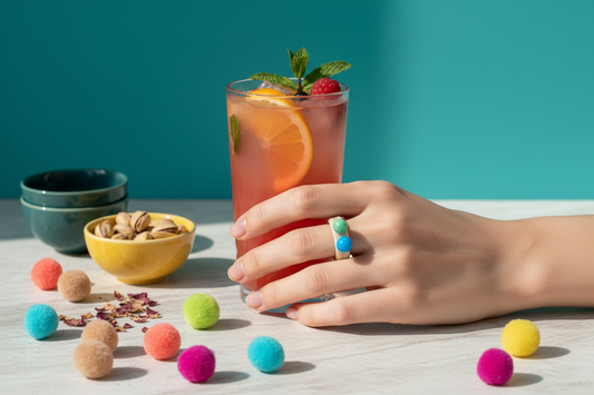 Glass ring lifestyle photo with beige, light green and turquoise